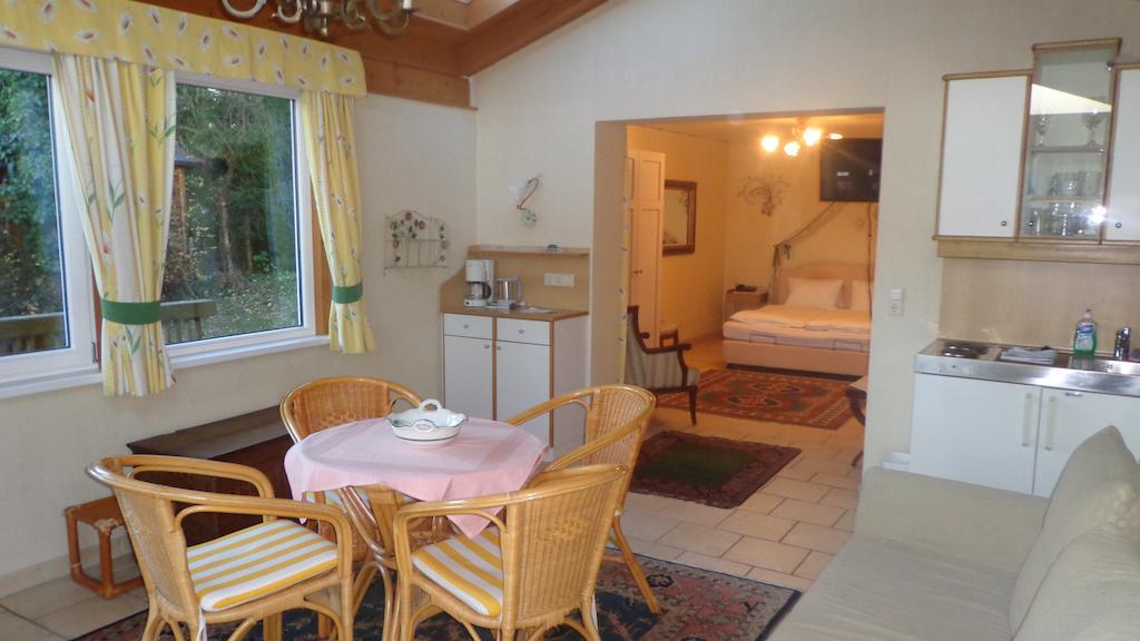 Hirschenhof Hotell Graz Rum bild