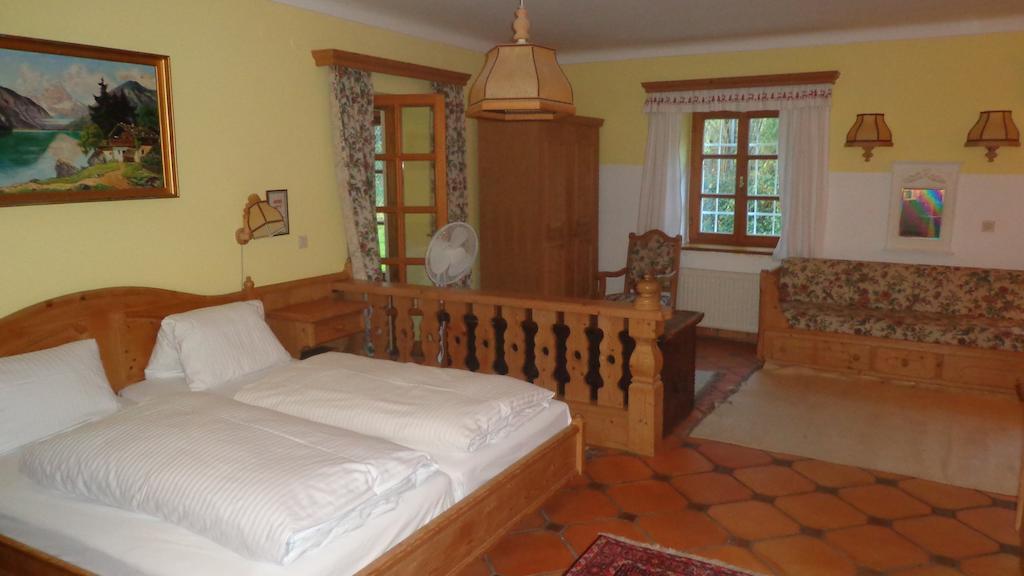 Hirschenhof Hotell Graz Rum bild